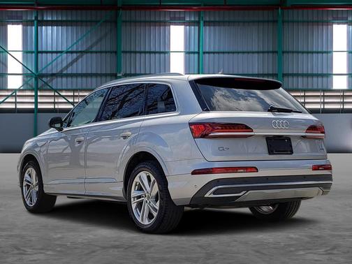 Florett Silver Metallic 2022 Audi Q7 55 Premium