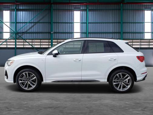 2024 Audi Q3 Premium 45 TFSI S line quattro Tiptronic