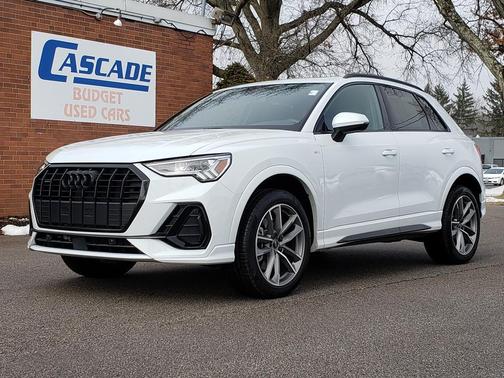 2024 Audi Q3 Premium 45 TFSI S line quattro Tiptronic
