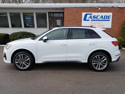 2024 Audi Q3 Premium 45 TFSI S line quattro Tiptronic