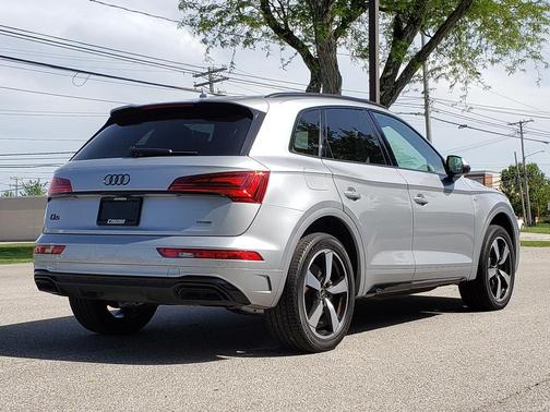 Florett Silver Metallic 2023 Audi Q5 45 S line Premium Plus