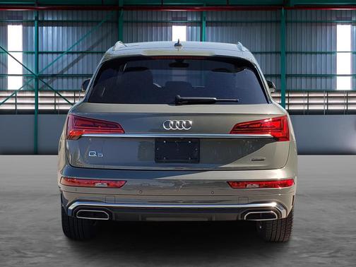 Chronos Gray Metallic 2023 Audi Q5 45 S line Premium