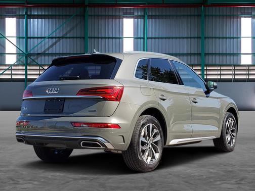 Chronos Gray Metallic 2023 Audi Q5 45 S line Premium