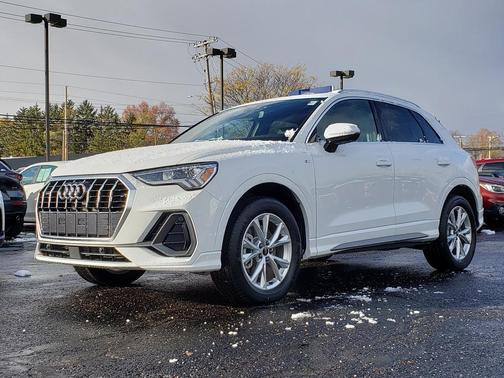 2025 Audi Q3 45 S line Premium Plus