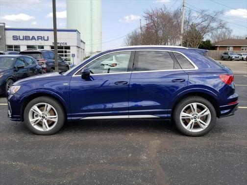 2023 Audi Q3 S line Premium