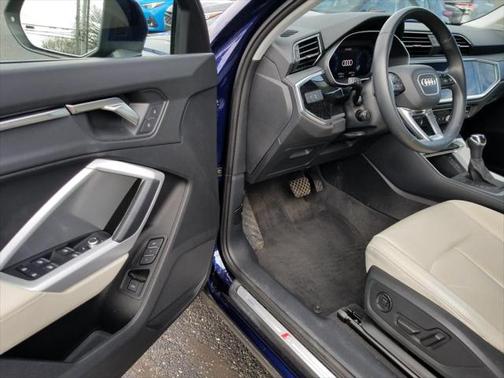 2023 Audi Q3 S line Premium