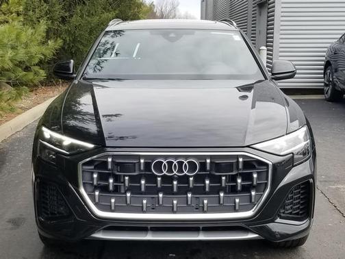 2025 Audi Q8 55 Premium Plus