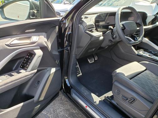 Mythos Black Metallic 2026 Audi SQ5 3.0T Premium Plus