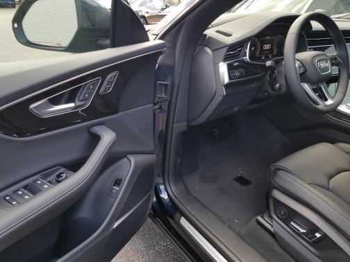 2025 Audi Q8 55 Prestige