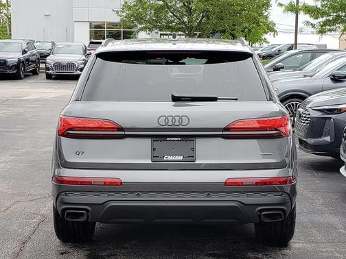 Samurai Gray Metallic 2026 Audi Q7 45 Premium