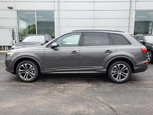 Samurai Gray Metallic 2026 Audi Q7 45 Premium