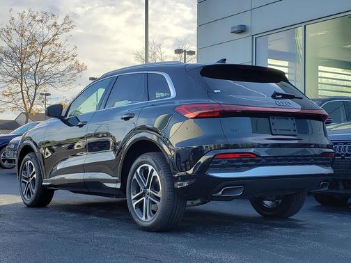 2025 Audi Q5 Premium TFSI quattro S tronic