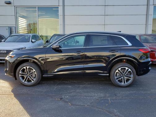 2025 Audi Q5 Premium TFSI quattro S tronic