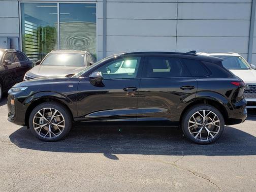 MYTHOS BLACK 2026 Audi Q3 TFSI quattro S tronic