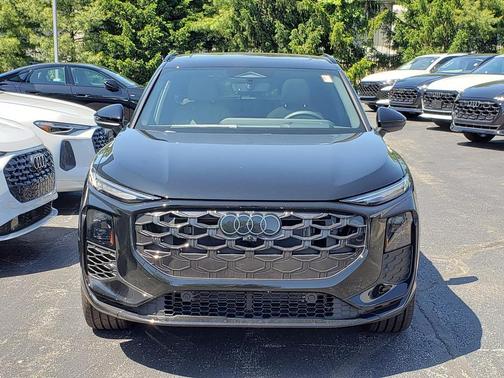 MYTHOS BLACK 2026 Audi Q3 TFSI quattro S tronic