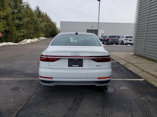 2025 Audi A8 L 55 TFSI quattro Tiptronic