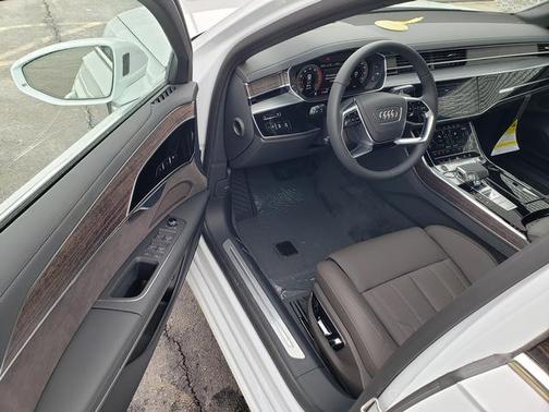 2025 Audi A8 L 55 TFSI quattro Tiptronic