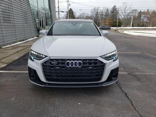 2025 Audi A8 L 55 TFSI quattro Tiptronic