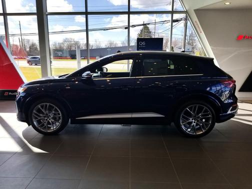 2025 Audi Q4 e-tron Prestige 55 quattro