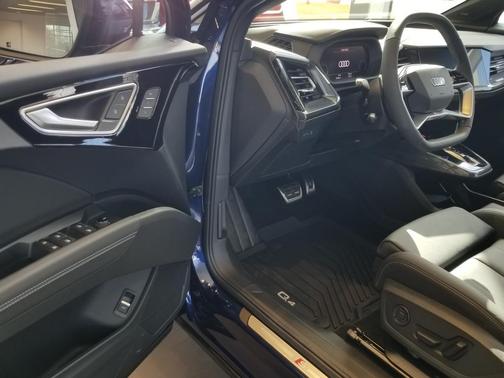 2025 Audi Q4 e-tron Prestige 55 quattro