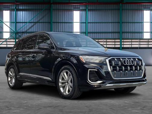 2025 Audi Q7 55 Prestige