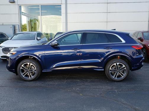 2025 Audi Q5 Premium Plus