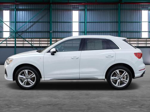 2023 Audi Q3 Premium 45 TFSI S line quattro Tiptronic