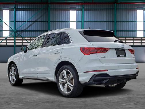 2023 Audi Q3 Premium 45 TFSI S line quattro Tiptronic