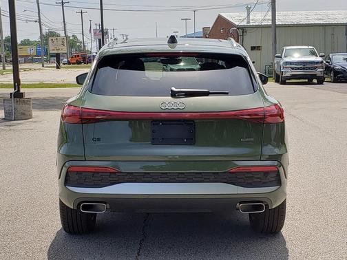 District Green Metallic 2025 Audi Q5 Premium Plus TFSI quattro S tronic