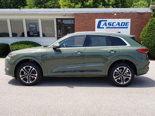 District Green Metallic 2025 Audi Q5 Premium Plus TFSI quattro S tronic