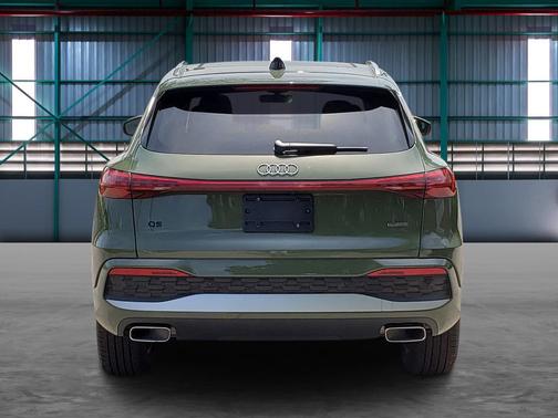 District Green Metallic 2025 Audi Q5 Premium Plus TFSI quattro S tronic