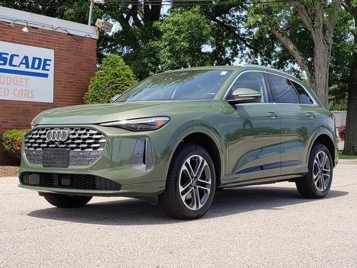 District Green Metallic 2025 Audi Q5 Premium Plus TFSI quattro S tronic