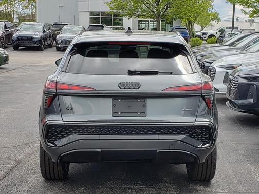 Daytona Gray Pearl Effect 2026 Audi Q3 TFSI quattro S tronic