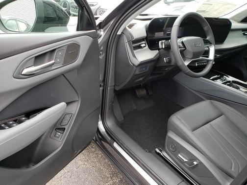 Daytona Gray Pearl Effect 2026 Audi Q3 TFSI quattro S tronic