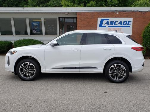 Arkona White 2025 Audi Q5 Premium TFSI quattro S tronic