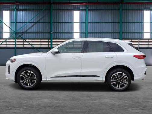 Arkona White 2025 Audi Q5 Premium TFSI quattro S tronic