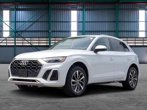 Glacier White Metallic 2024 Audi Q5 45 S line Premium Plus