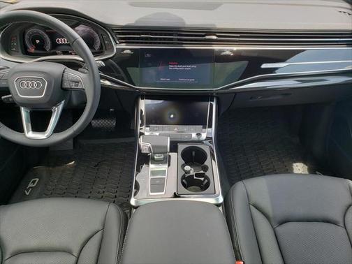 2025 Audi Q7 55 Premium Plus
