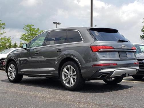 2025 Audi Q7 55 Premium Plus