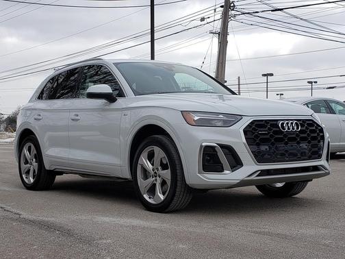 2023 Audi Q5 45 S line Premium Plus