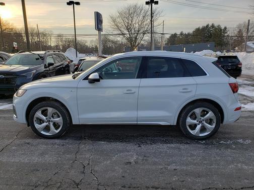 2023 Audi Q5 45 S line Premium Plus