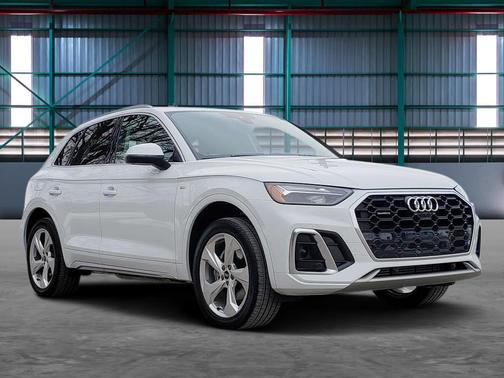 2023 Audi Q5 45 S line Premium Plus