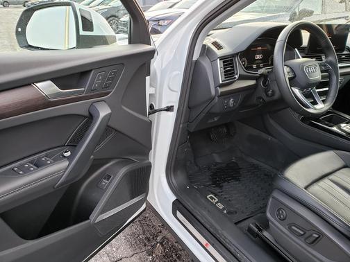 2023 Audi Q5 45 S line Premium Plus