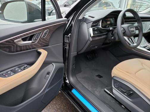 2026 Audi Q7 55 Premium Plus