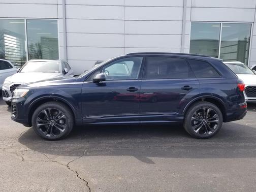 2025 Audi Q7 55 Premium Plus