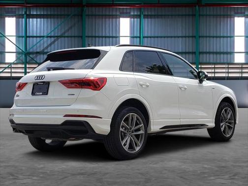 2025 Audi Q3 Premium 45 TFSI S line quattro Tiptronic