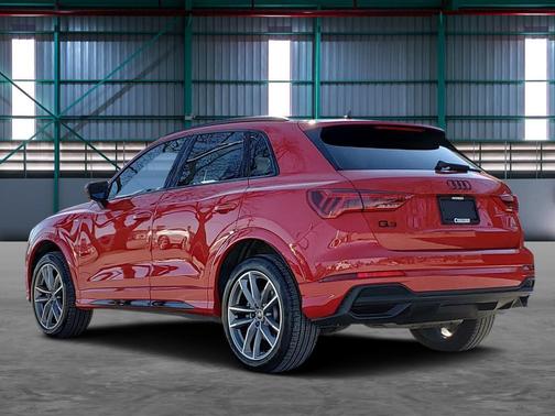 2025 Audi Q3 Premium 45 TFSI S line quattro Tiptronic