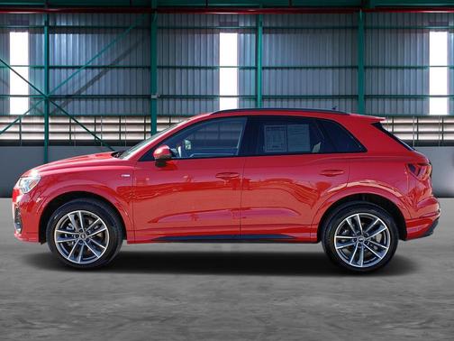 2025 Audi Q3 Premium 45 TFSI S line quattro Tiptronic