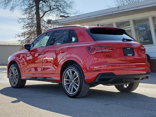 2025 Audi Q3 Premium 45 TFSI S line quattro Tiptronic