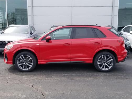 2025 Audi Q3 Premium 45 TFSI S line quattro Tiptronic